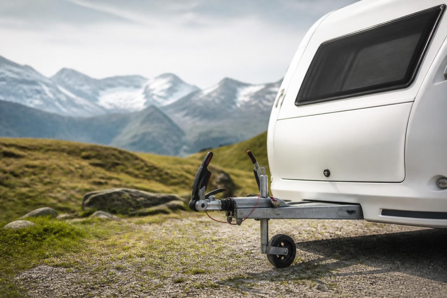 découvrez comment choisir la meilleure assurance caravane en 2026 en comparant les prix et les garanties pour protéger votre caravane au meilleur coût.